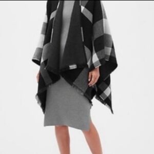 Banana Republic Factory‎ Black Plaid Poncho Sweater One Size Academia Preppy
